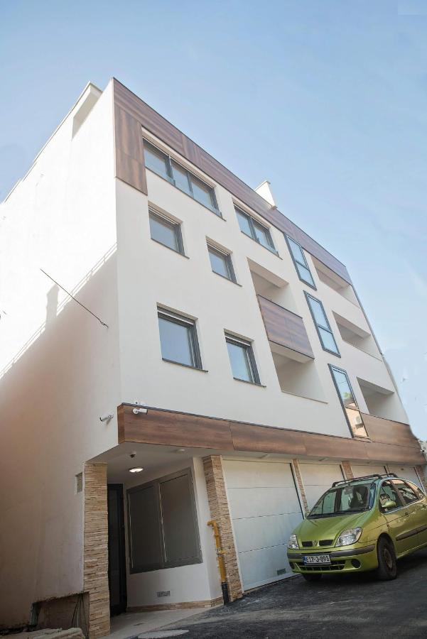 Luna Deluxe City Center & Free Parking - Ferienwohnung