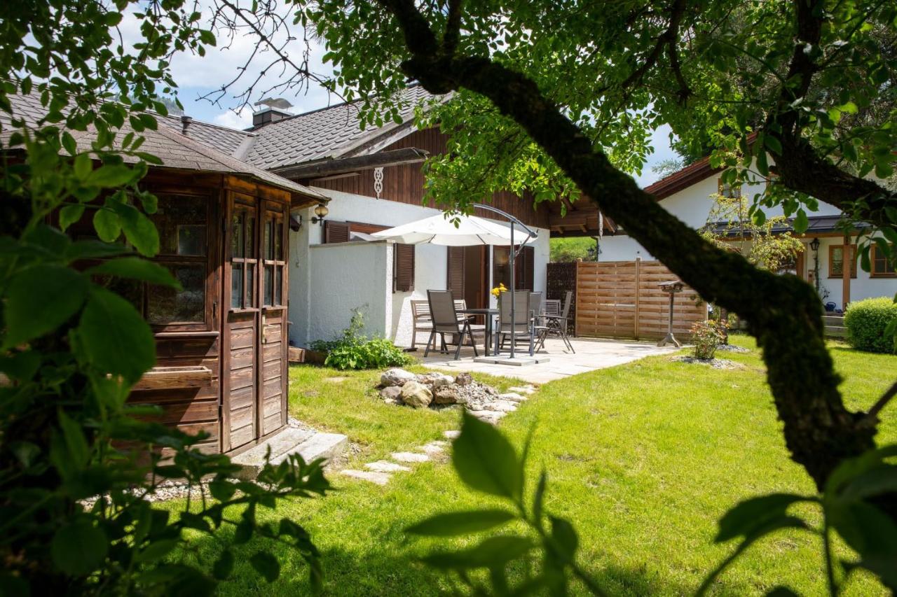 B&B Unterwössen - Ganzes Haus mit großem Garten und eigener Sauna - Bed and Breakfast Unterwössen