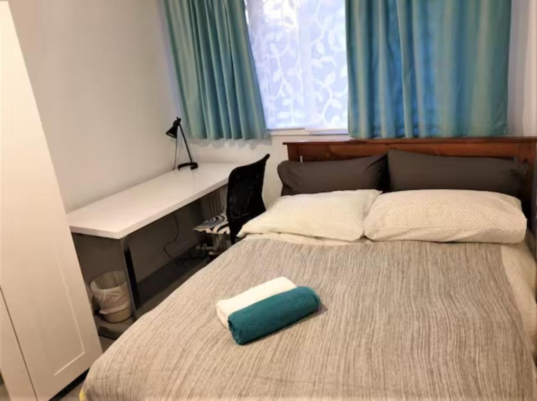 B&B Canberra - Private Room in a Shared House-Close to City & ANU-2 - Bed and Breakfast Canberra