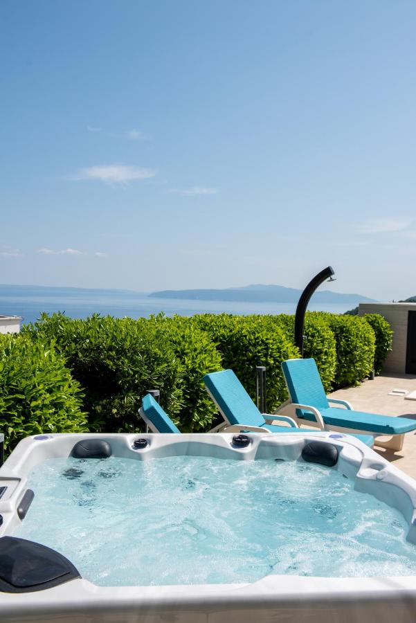 B&B Opatija - Villa Sveti Petar - with heated pool and outdoor jacuzzi - Bed and Breakfast Opatija