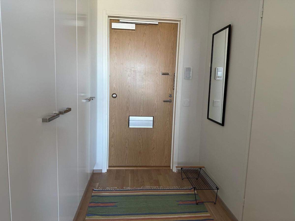 Near center w/ smart-TV, tram stop and gym visit - B&B Tampere