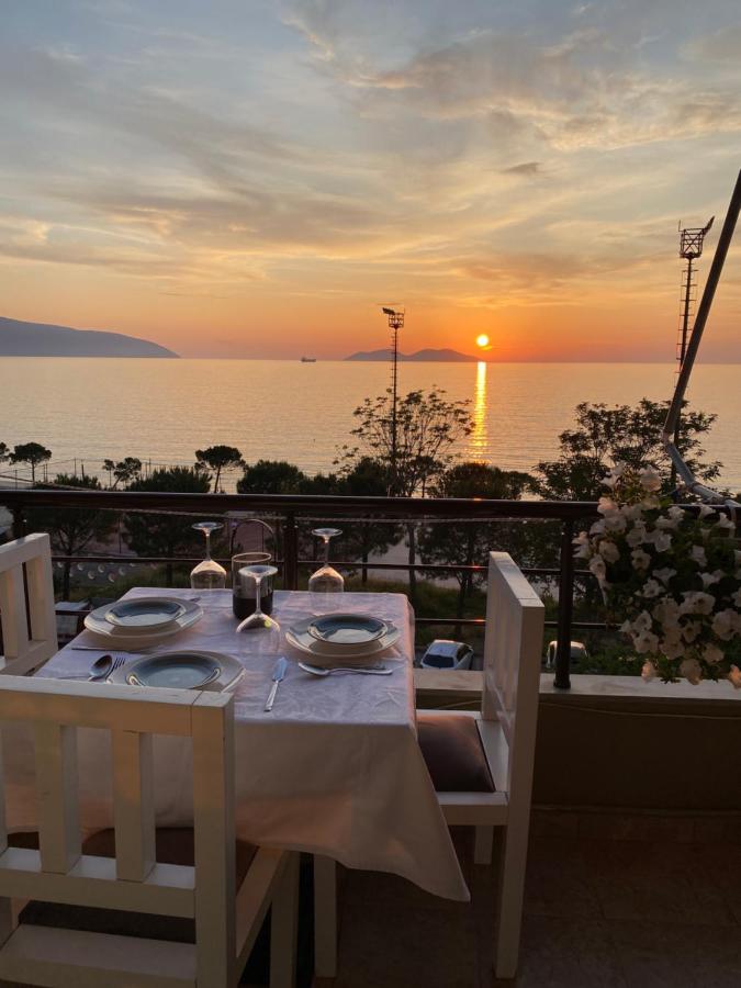 Soleil - Sea View Studio with Balcony - B&B Valona