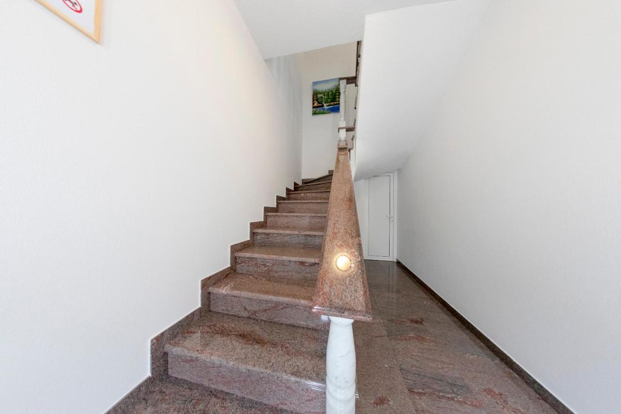 APARTMAN NAAJ - B&B