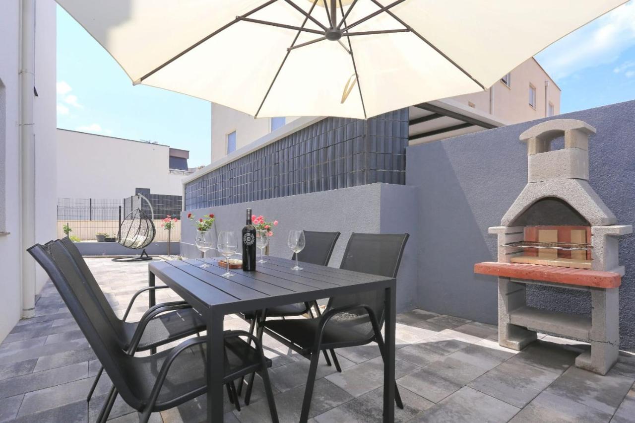 Apartment with private Garden - Ferienwohnung Zadar