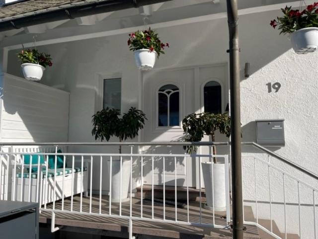 THE SUITE Winterberg Deluxe - Exklusive Ausstattung, Bestlage zwischen Skikarussell und Marktplatz, eigener Garten, Ski- und Fahrradraum, ruhige Südausrichtung, WLAN, hundefreundlich - B&B