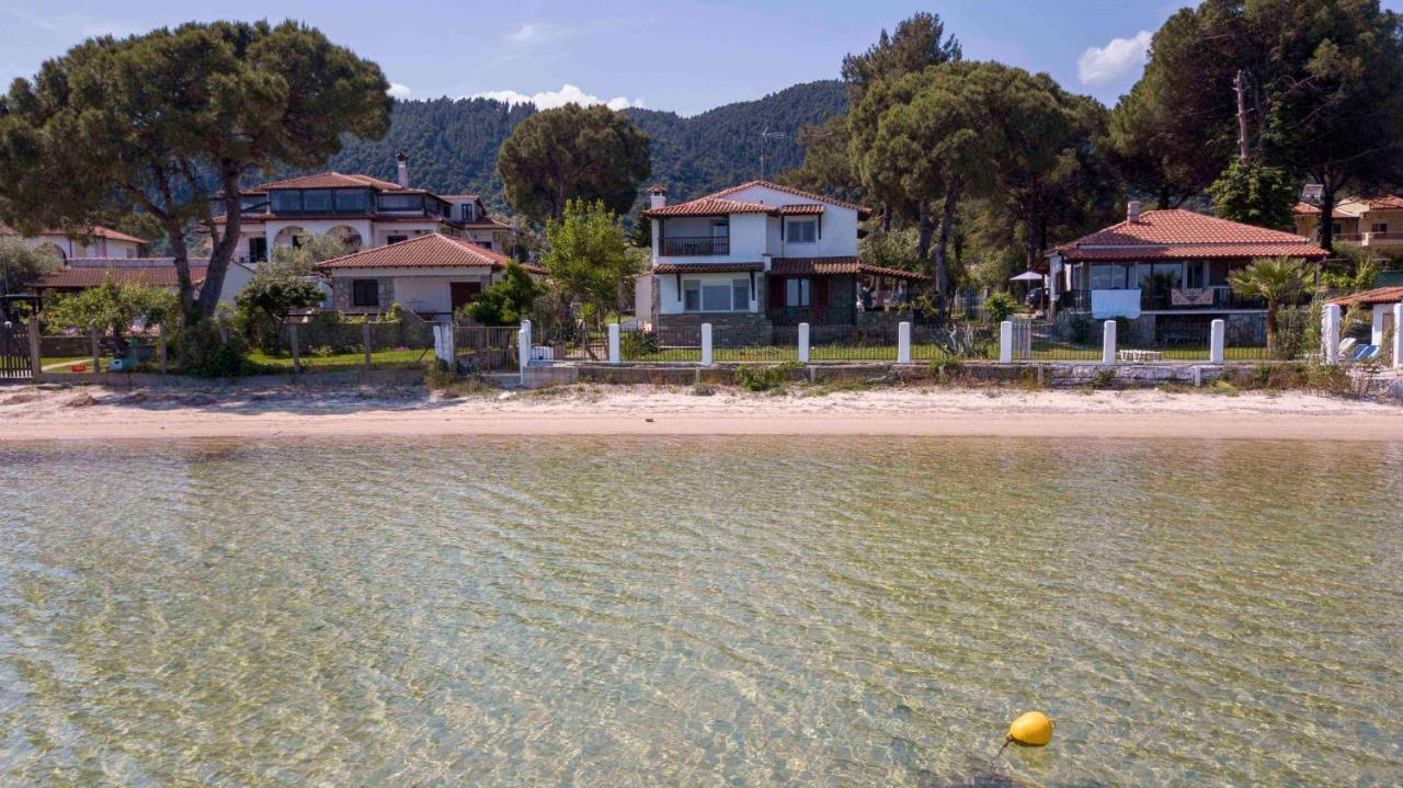 Docker 2 Beachfront Villa Vourvourou by Halkidiki Villas - B&B