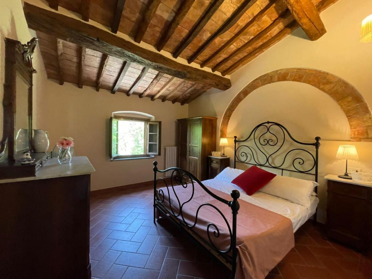 Podere I Sorbi, Spacious Tuscan Villa in Lajatico, Near Pisa & Volterra - Ferienwohnung Molino Mazzetti