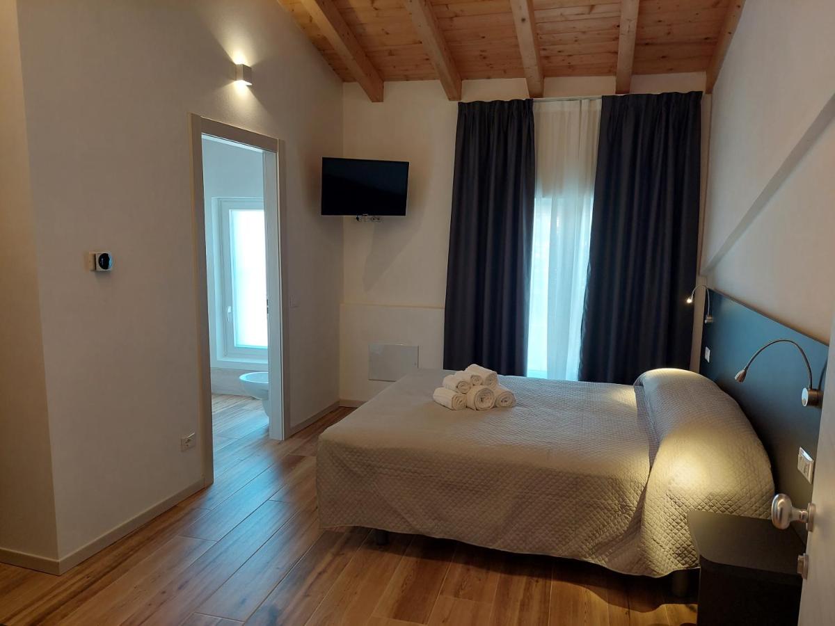 Large Double or Twin Room