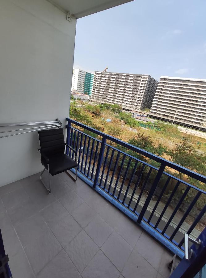 Sea Residences 5mins walk to SM MoA, Arena, SMX, 55" GoogleTV - B&B Manila