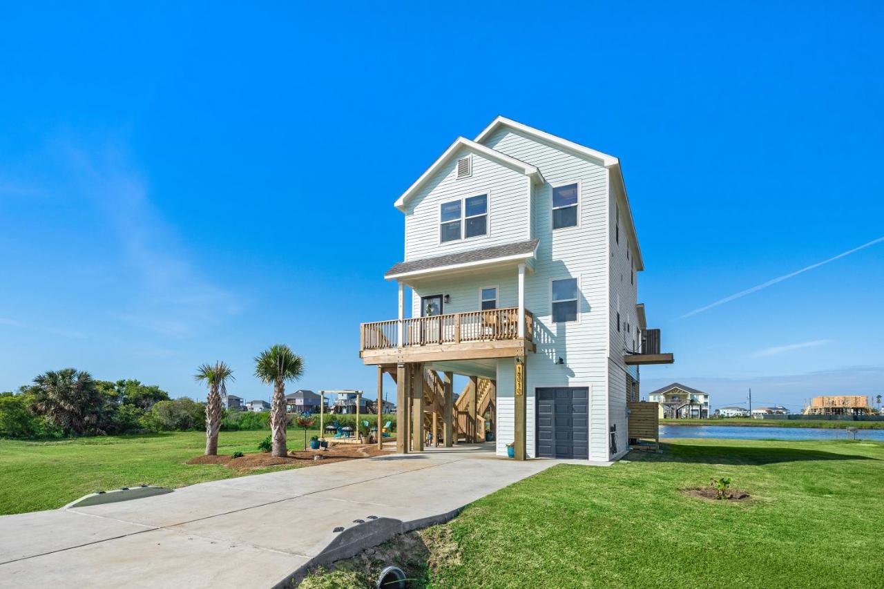 New Home w/ Amazing Views-Close to Beach, Bay, & Galveston Island State Park - B&B
