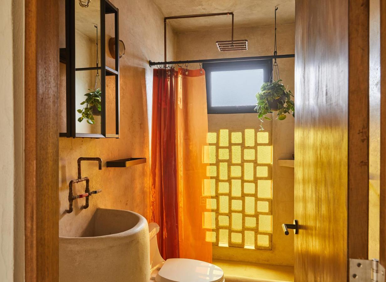 Apartment with Shower