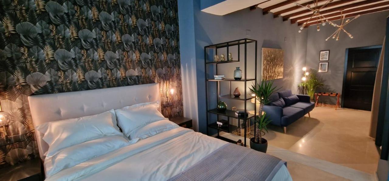 Deluxe Queen Suite