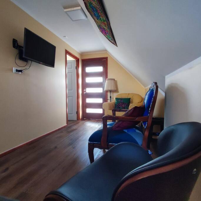 Acogedor departamento interior con acceso independiente y estacionamiento - B&B