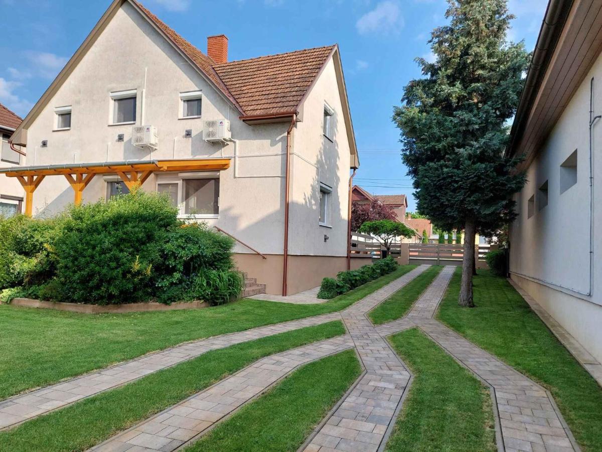 Apartment Balatonszarszo - Balaton 20084 - B&B Balatonszárszó