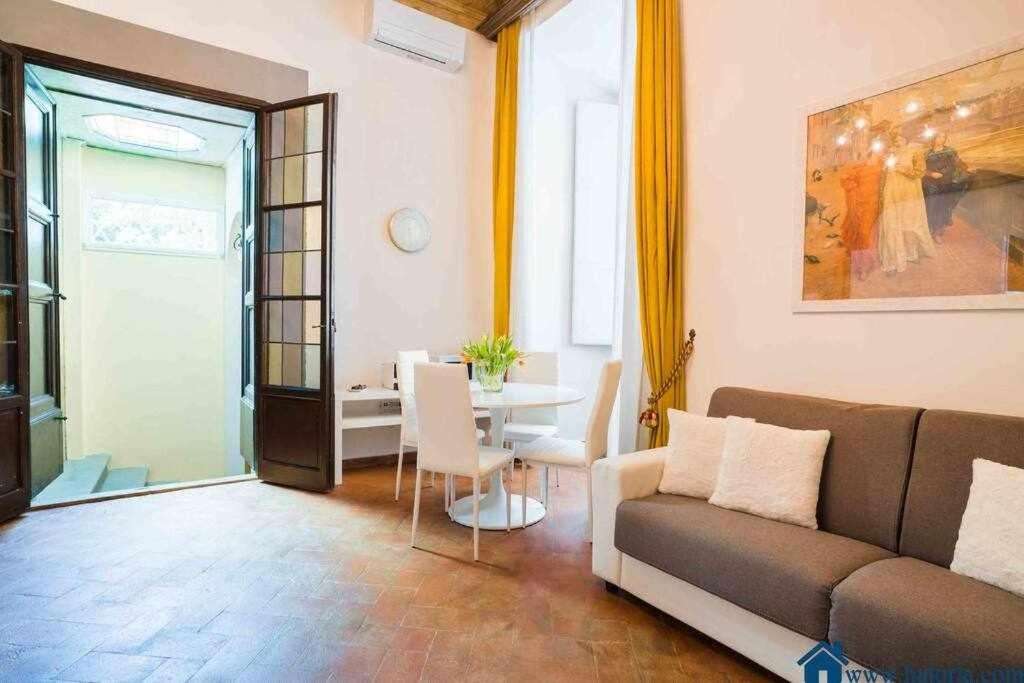 Rossini Apartment With private Entrance - B&B