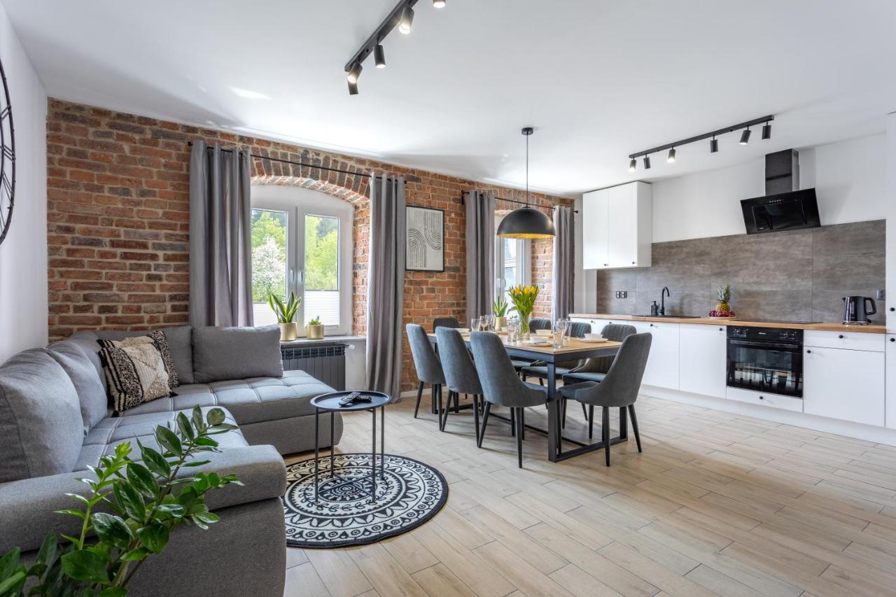 Apartament 9-o osobowy Sikorskiego 5 Apart Invest - B&B Szklarska Poręba