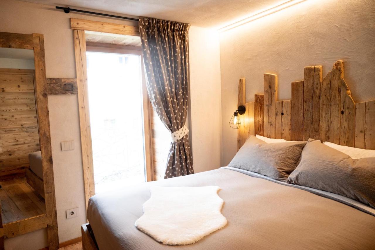 One-Bedroom Apartment with Balcony