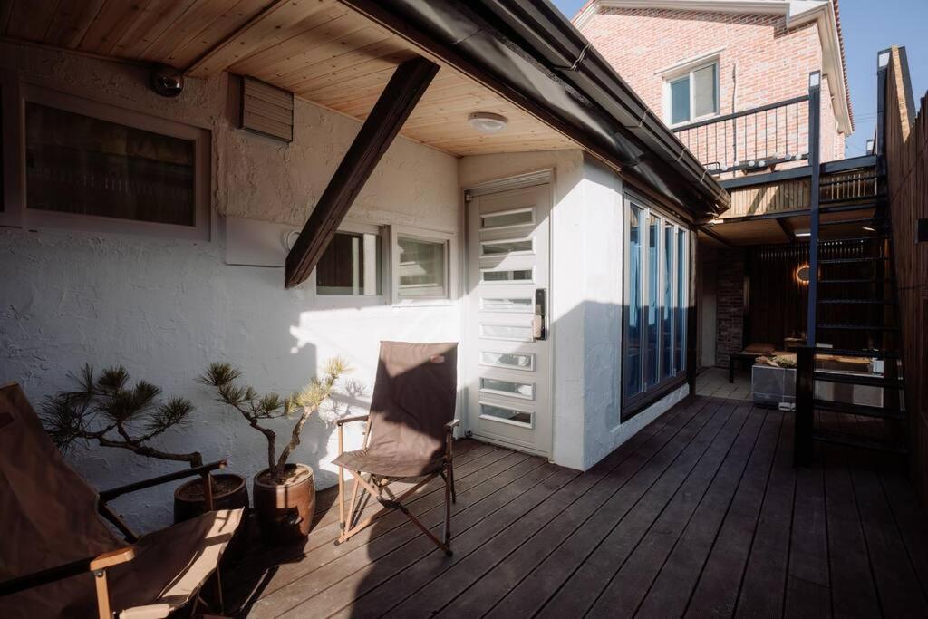 Spring Night - B&B Jeonju