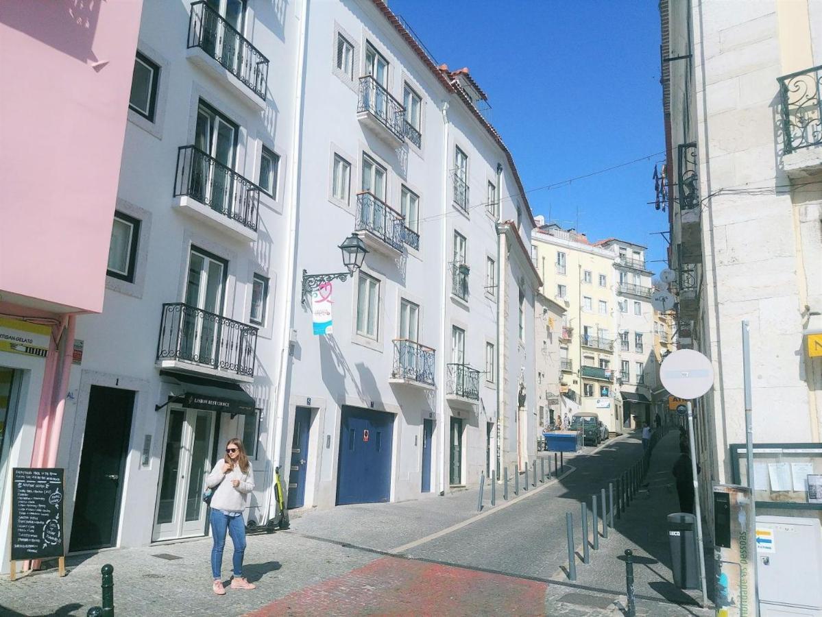 Be Local - 3 bedrooms flat in front of the Fado Museum in Alfama - B&B Lisbona