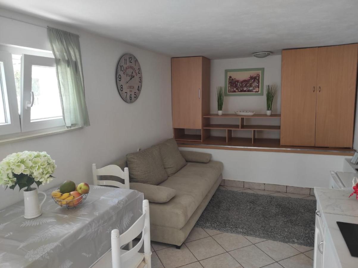 Studio Apartment Petrov - B&B