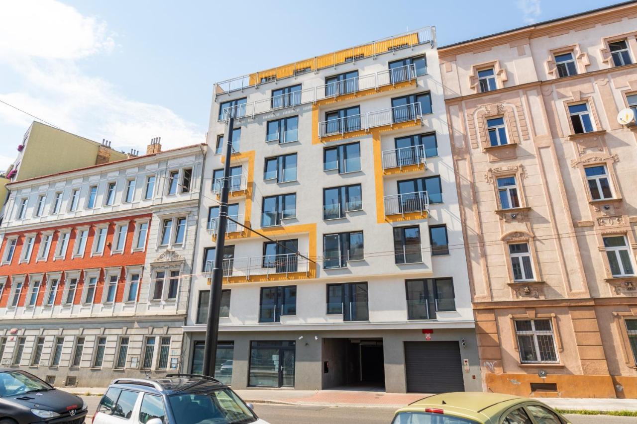 Brand new studio apartment #31 in brand new building with free parking in the center - Ferienwohnung