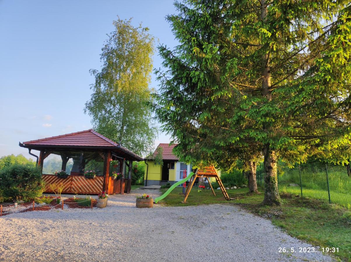 B&B Tounj - Kuća za odmor Tina - Bed and Breakfast Tounj