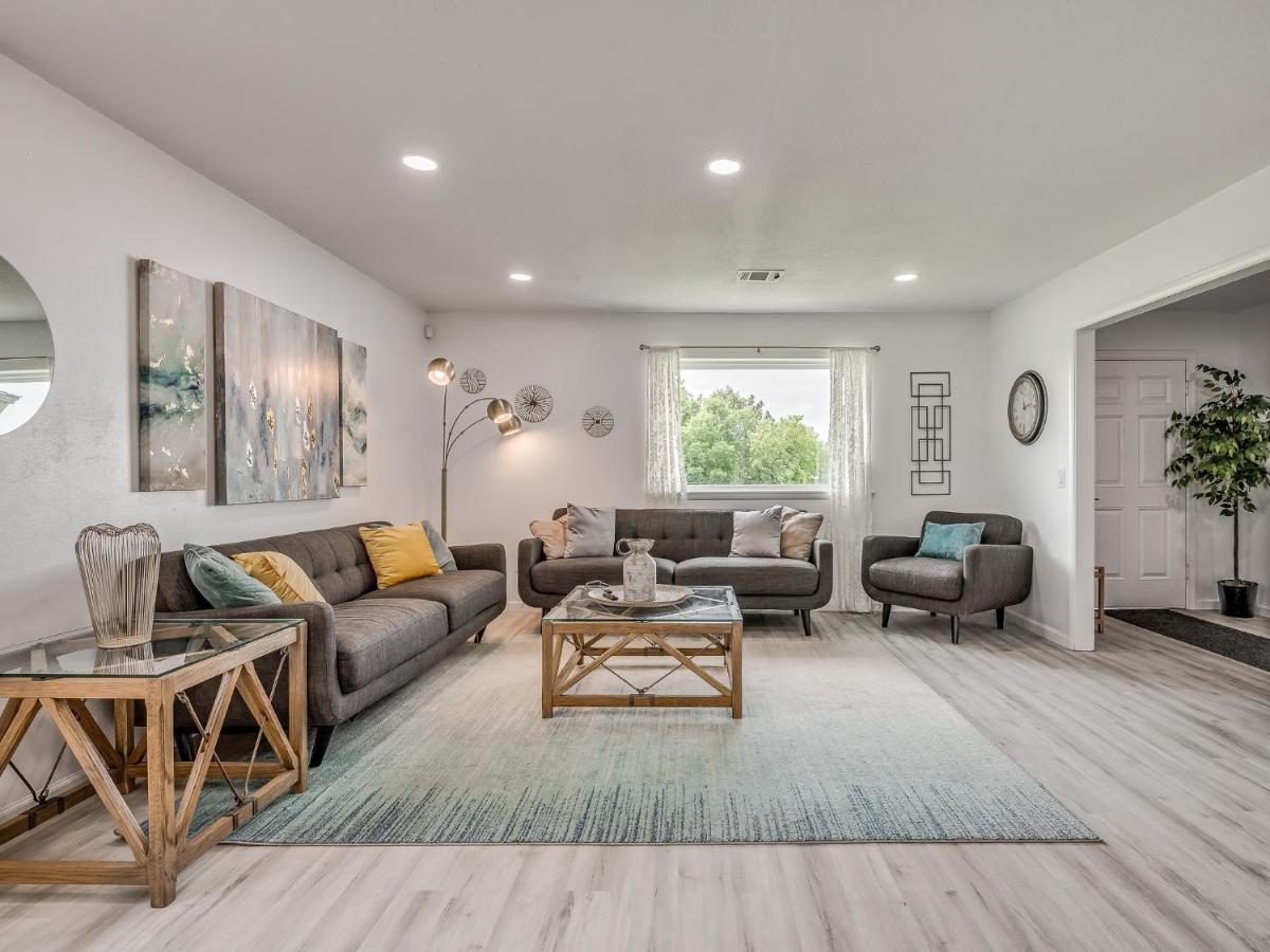 Okana Waterpark & Downtown OKC 7 Mins away- Capital View - Chambres d’hôtes Oklahoma City