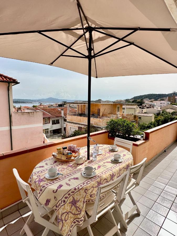 B&B La Maddalena - Appartamento Centrale, con posto auto. - Bed and Breakfast La Maddalena