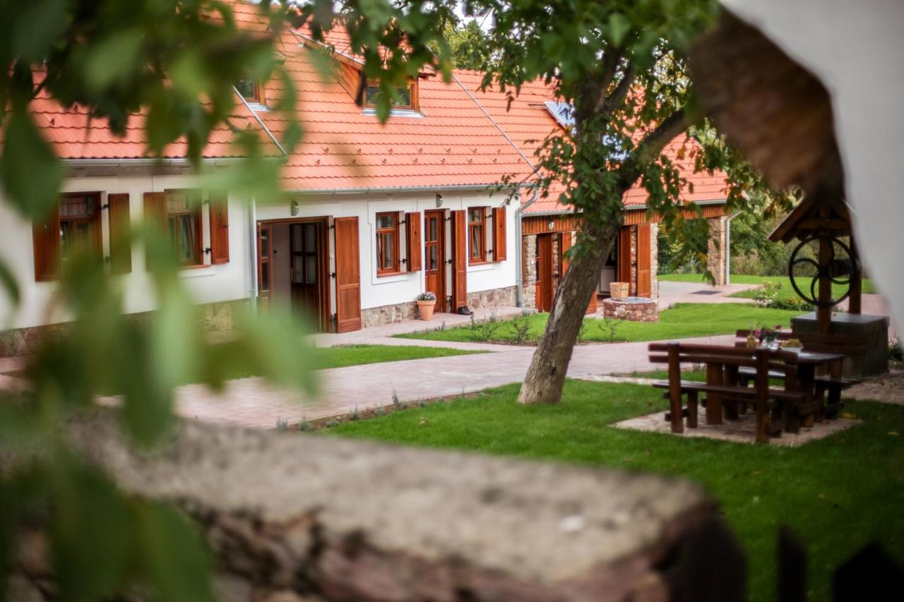 B&B Kékkút - Oszter-ház Kékkút - Bed and Breakfast Kékkút