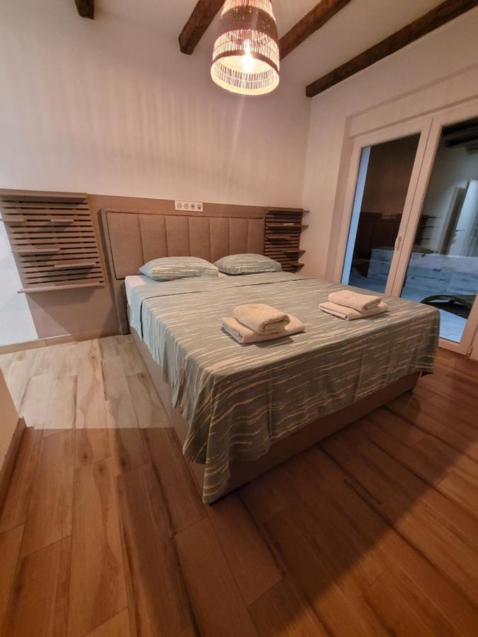 Villa Bosna Near Dubrovnik very beautiful Villa entirely privatized swimming pool, jacuzzi, sauna, billiard, ping-pong - Chambres d'hôtes Ivanica