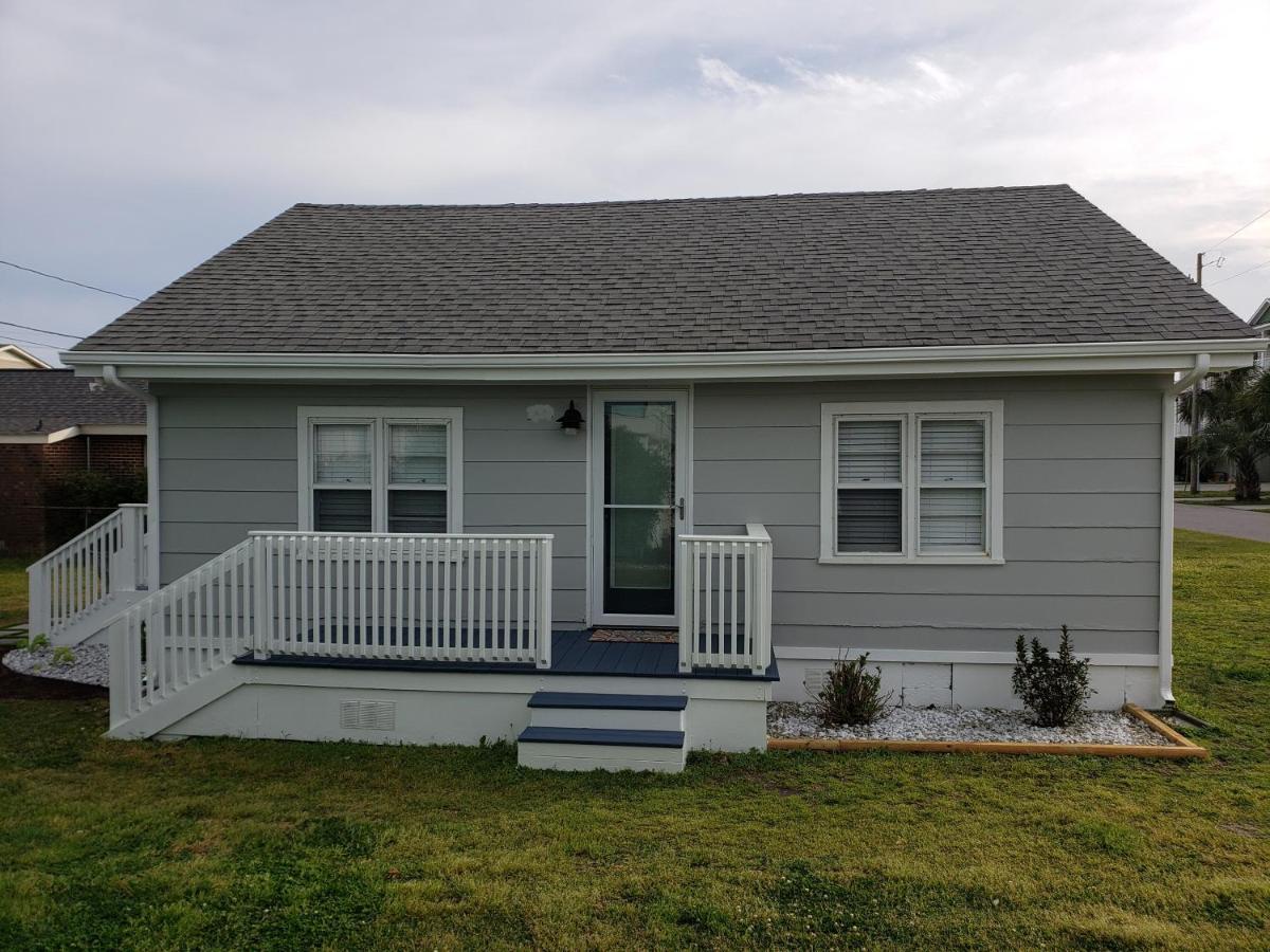 B&B Kure Beach - Kure Beach Cottage-Fully Updated--1 block- welcome dogs for modest fee - Bed and Breakfast Kure Beach