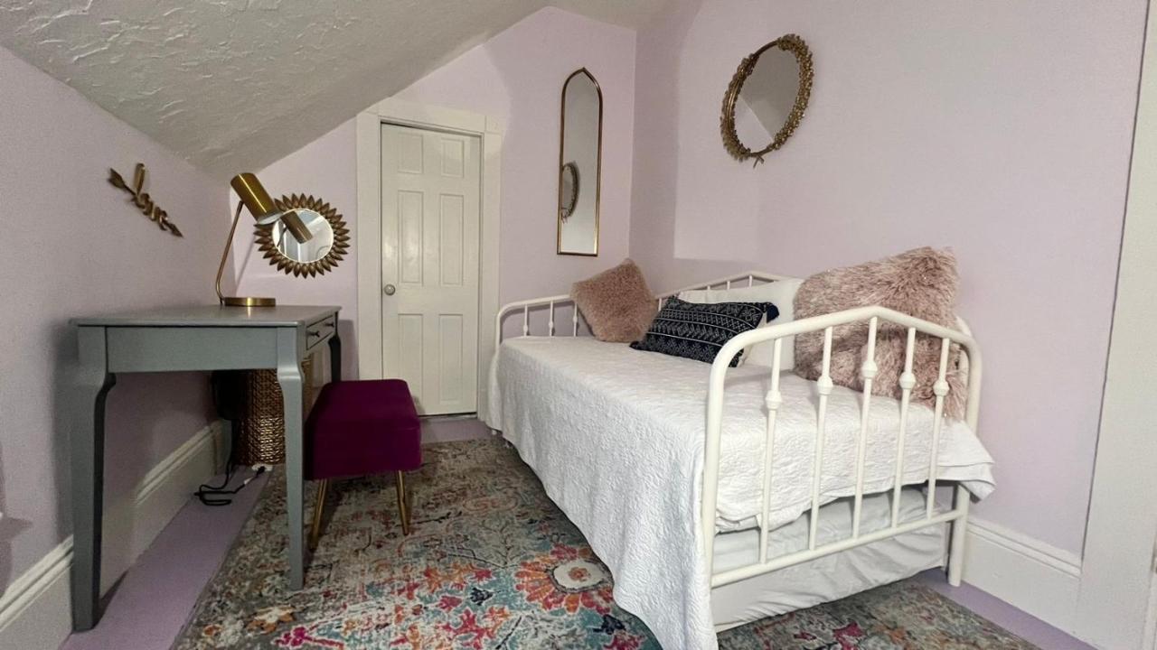 Queen Room with Balcony