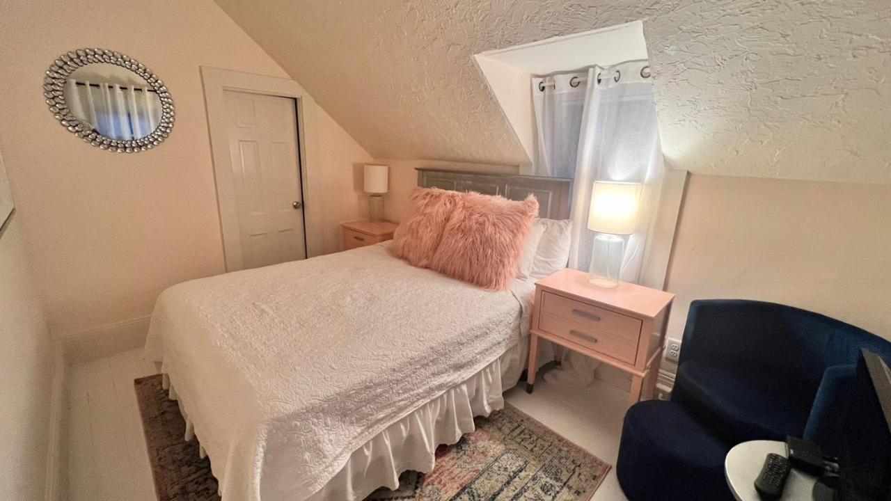 Zimmer mit Queensize-Bett