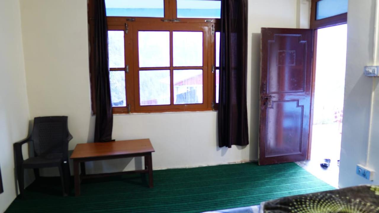 Deluxe Room (2 Adults + 1 Child)