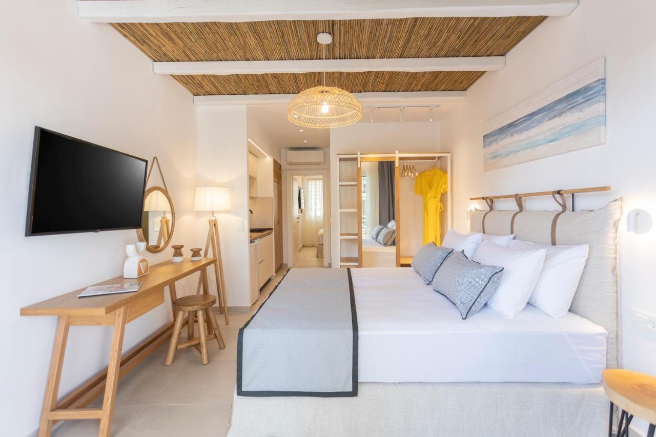 Deluxe Queen Suite