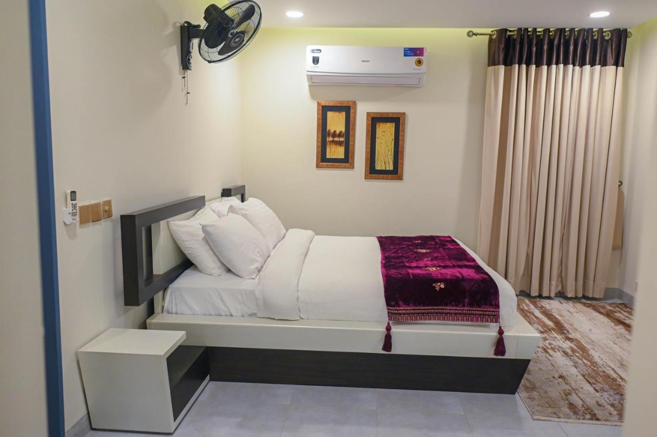 B&B Islamabad - The Luxus Lodge - Bed and Breakfast Islamabad