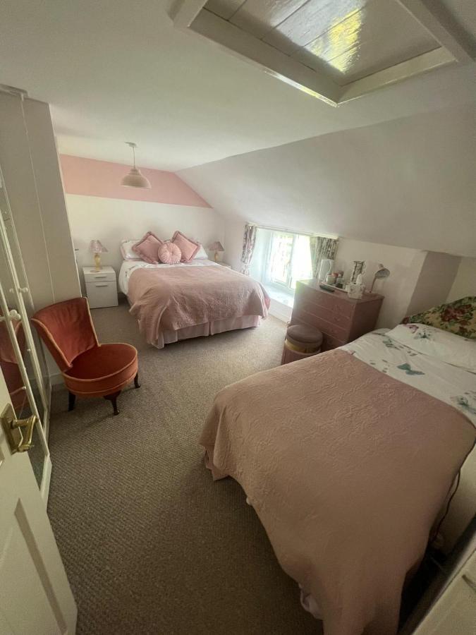 Deluxe Double Room (2 Adults + 1 Child)
