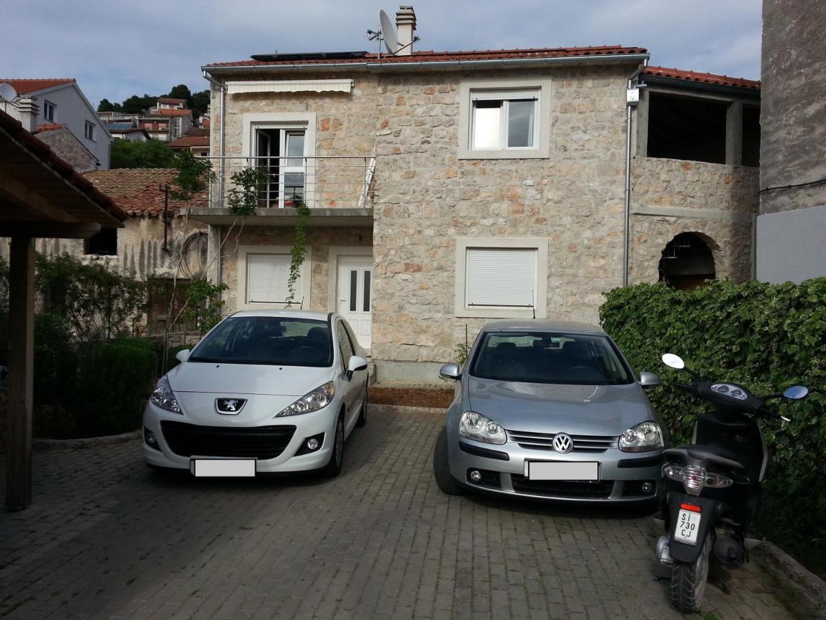 New Studio Apartments Trlaja - B&B