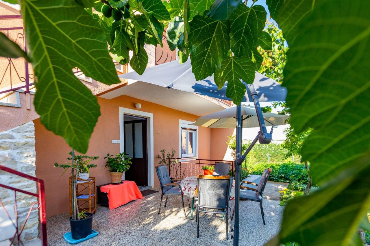 Chubi 2BR apt parking terrace bbq vegetable garden - Ferienwohnung Zadar