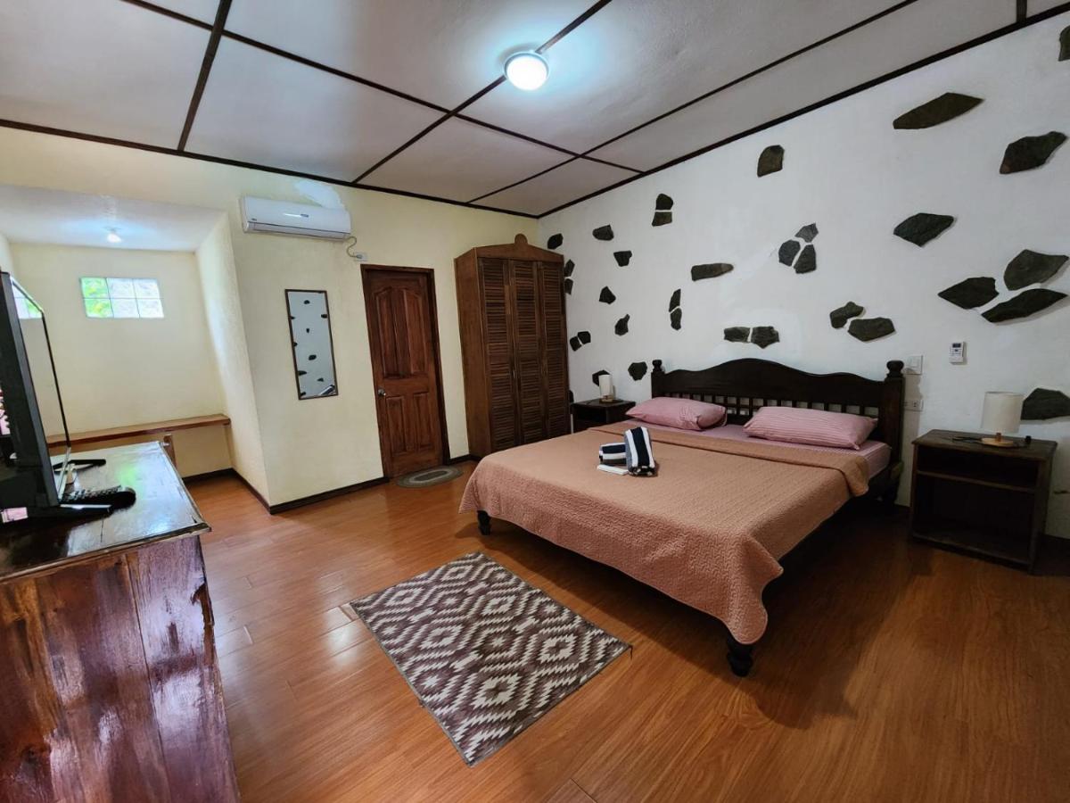 B&B Panglao - TipTop Hotel, Resto and Delishop - Bed and Breakfast Panglao