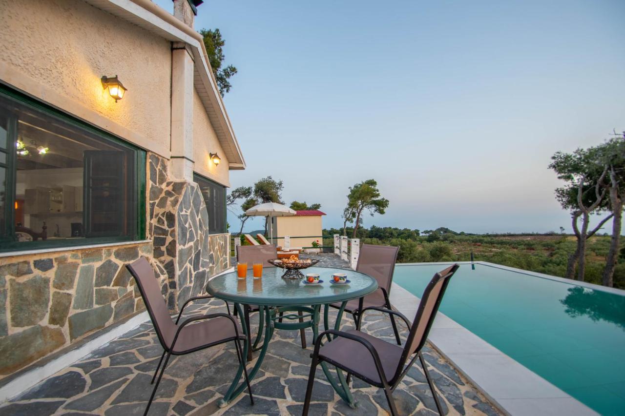 Villa Pefki - B&B
