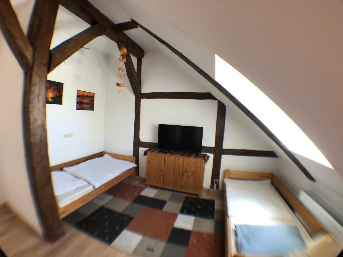 Chambre Lits Jumeaux avec Salle de Bains Privative