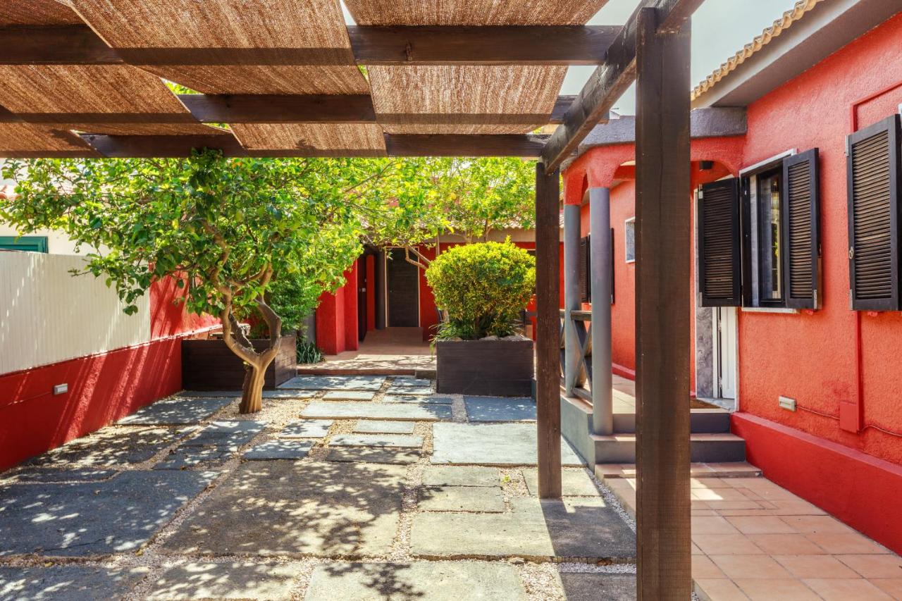 Aroeira Pool House by Lisbon-Coast vacation - B&B
