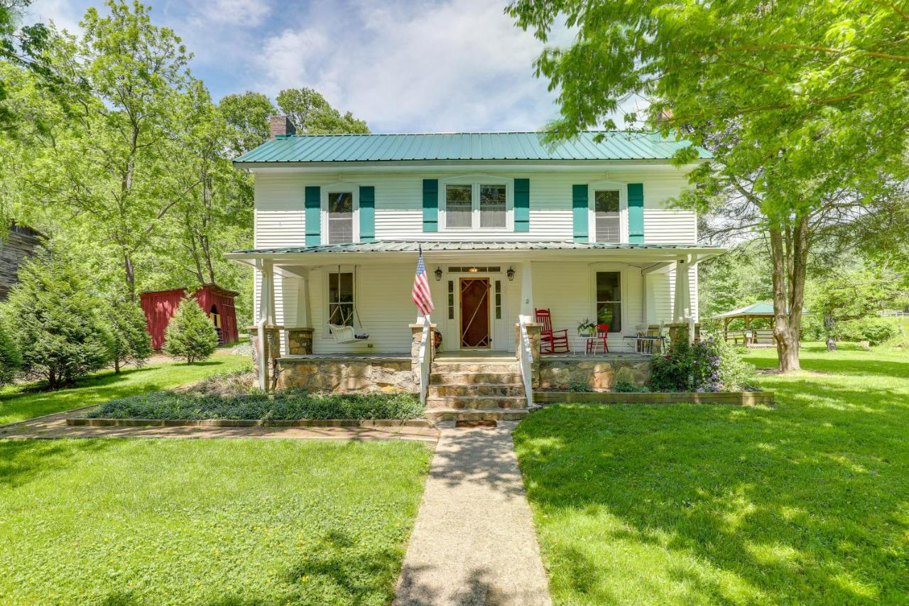 Marshall Cottage on 1895 Tobacco Farm with Hot Tub! - B&B