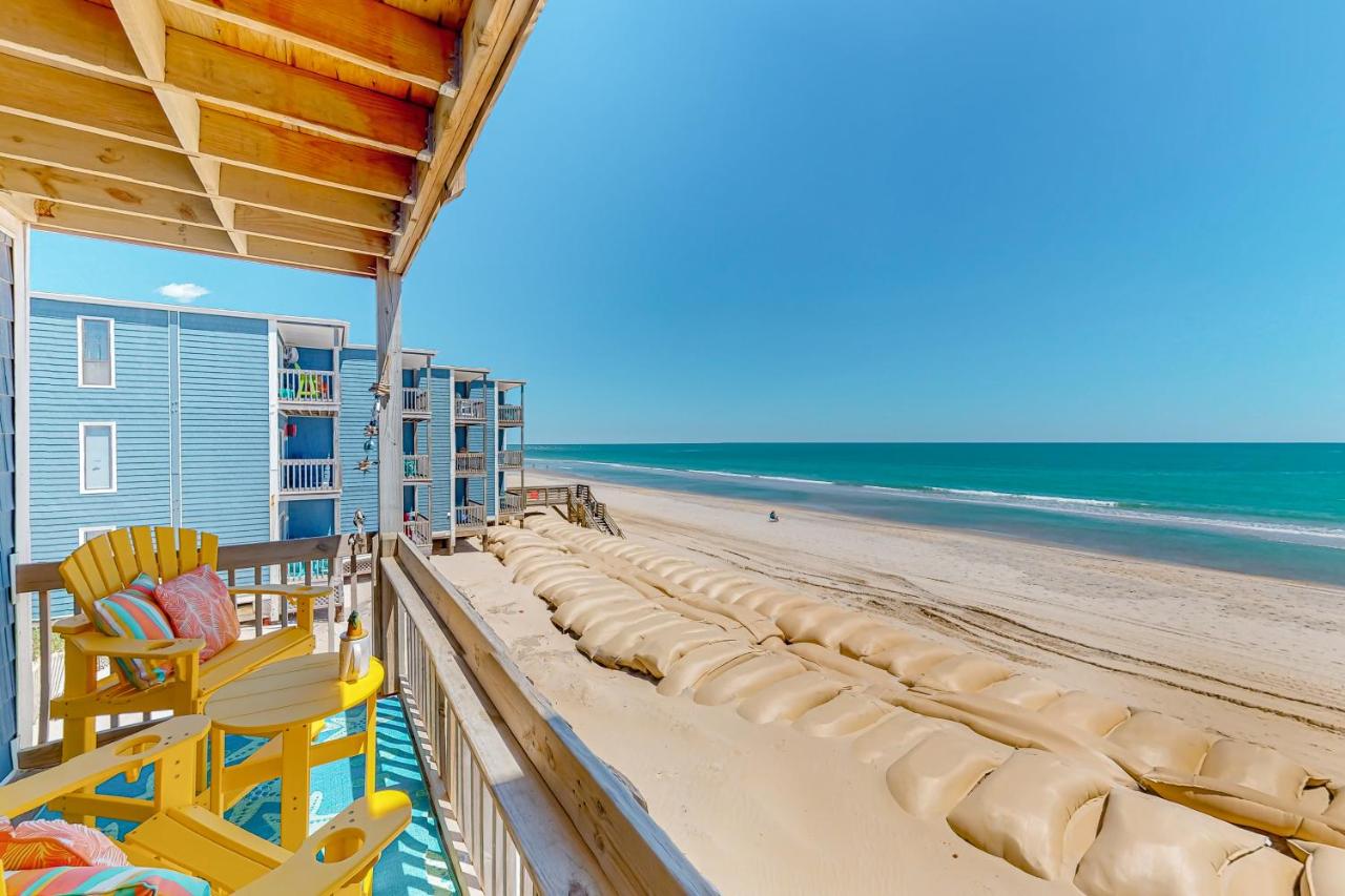Beachfront Beauty of Topsail - B&B