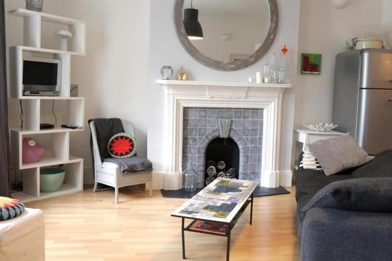 Trendy 2BD Flat West Hampstead - Ferienwohnung