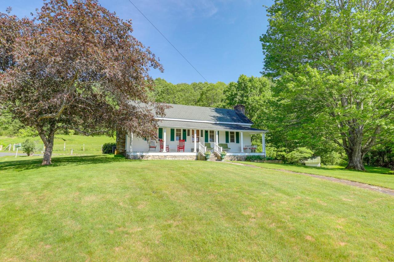 Mtn Views and Epic Sunsets Private Weaverville Home - B&B
