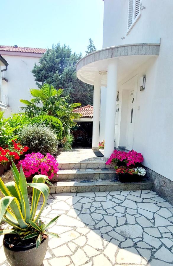Apartments Bella Vita - Bed and Breakfast Malinska