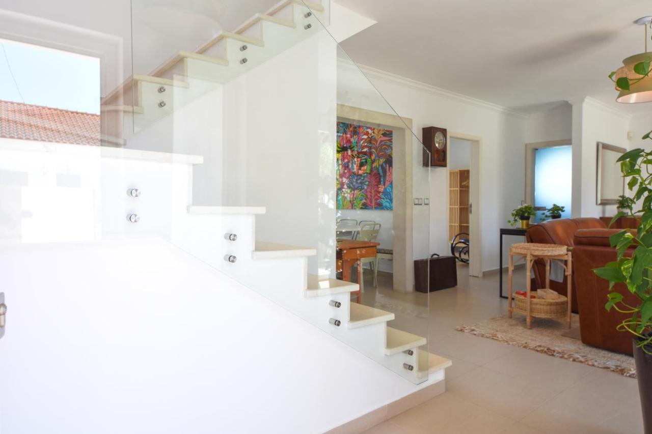Aroeira villa with heated pool by Golf course, Beach and Lisbon - B&B Aroeira
