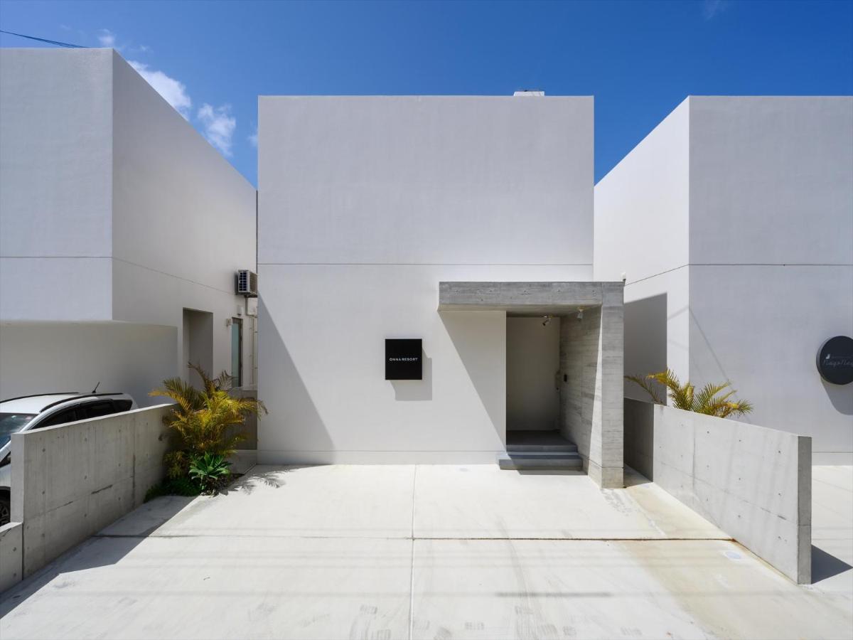 Onna Resort 海まで徒歩0秒 最大12名宿泊可 オーシャンビュー貸切ヴィラ - Chambres d’hôtes